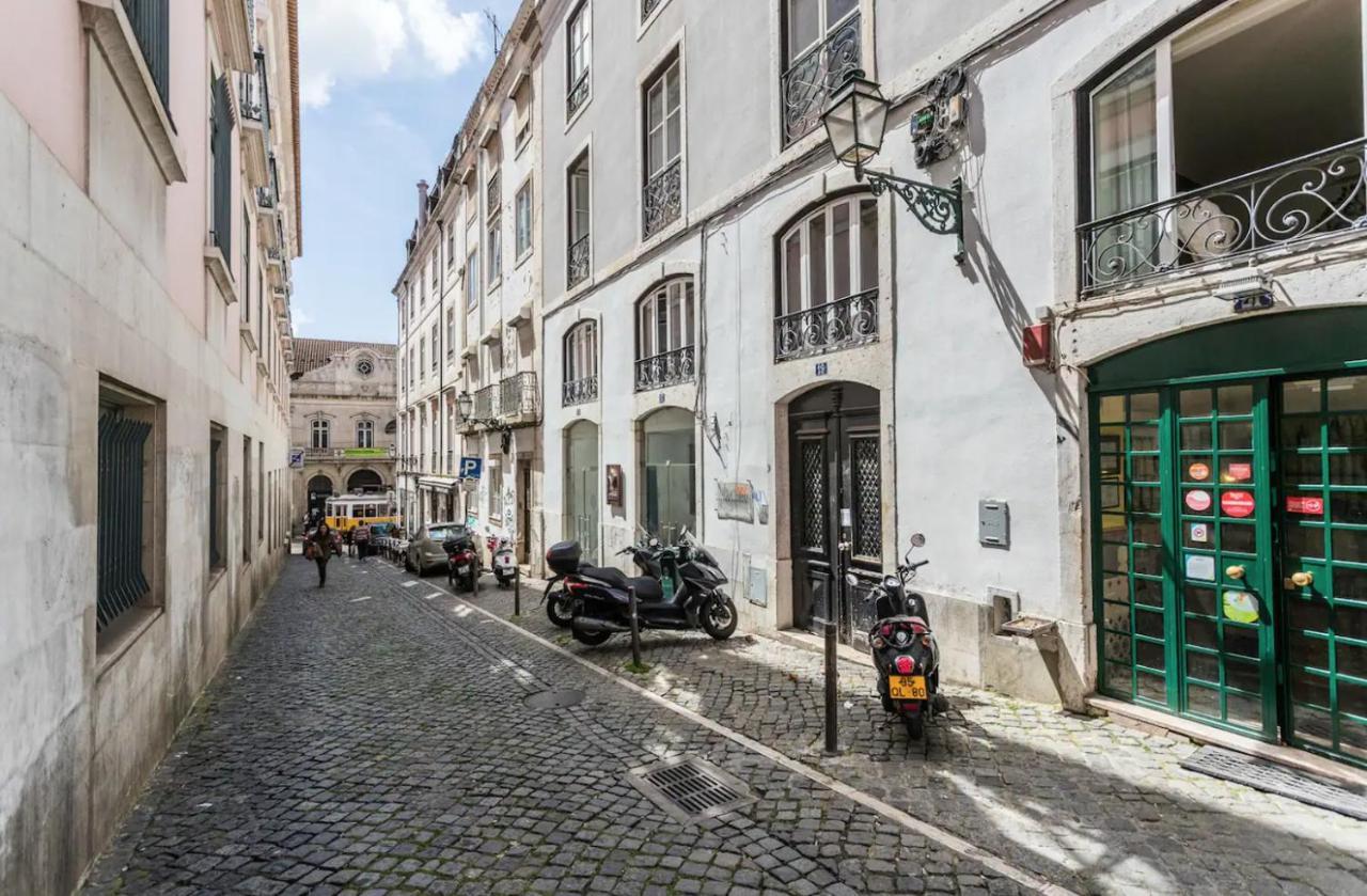 Beautiful And Stylish 5Br In The Heart Of Chiado Apartment Lisbon Exterior photo